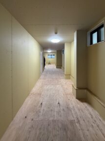 石こうボードの色を人肌と見立てて
